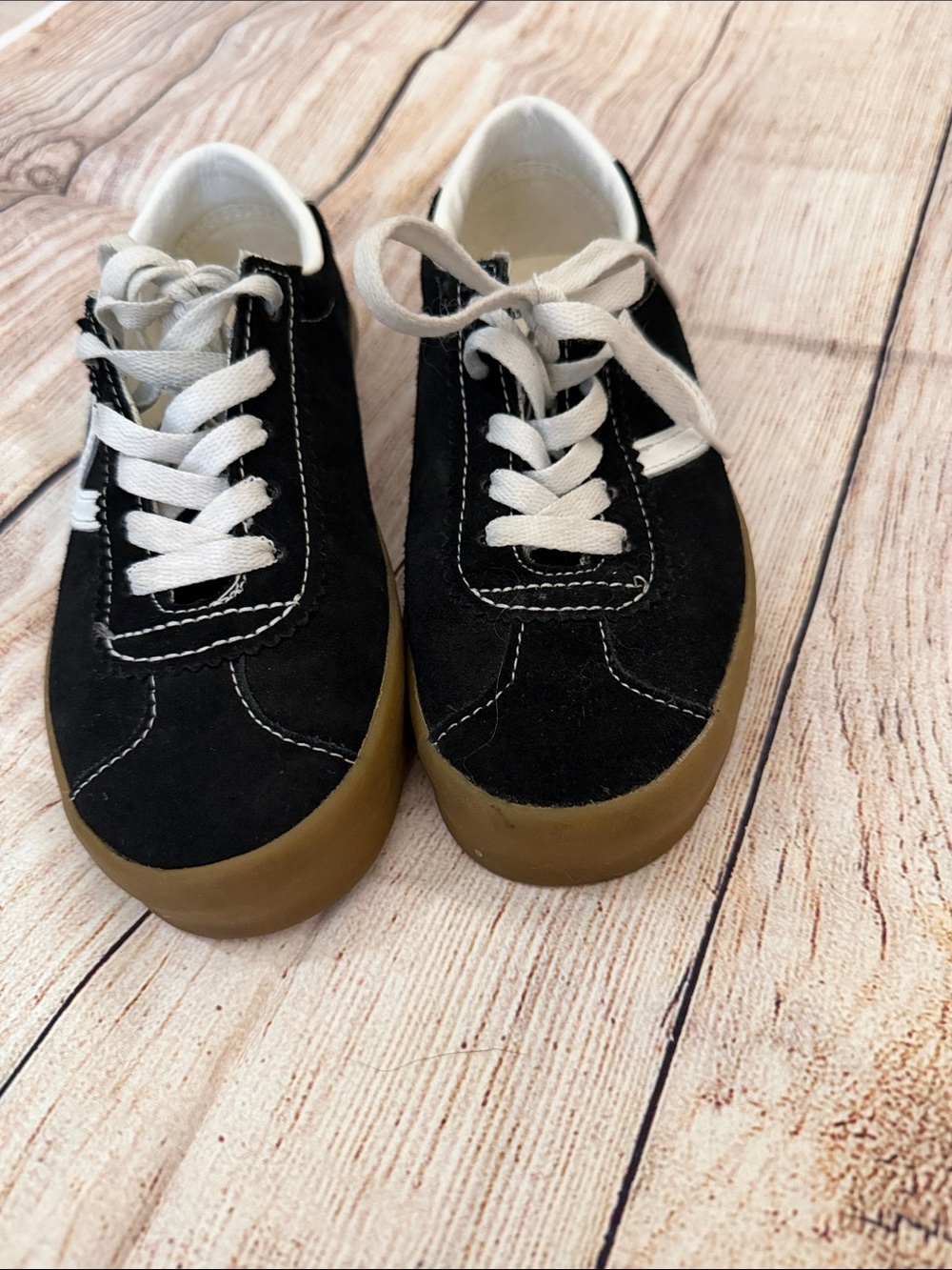 Vans sport low Women Black Suede Lace-Up Sneakers with Gum Sole
